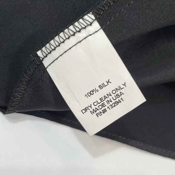 Amanda Uprichard Top Blouse Size L Black Silk Long Sleeve Asymmetrical Hem EUC - Picture 8 of 8